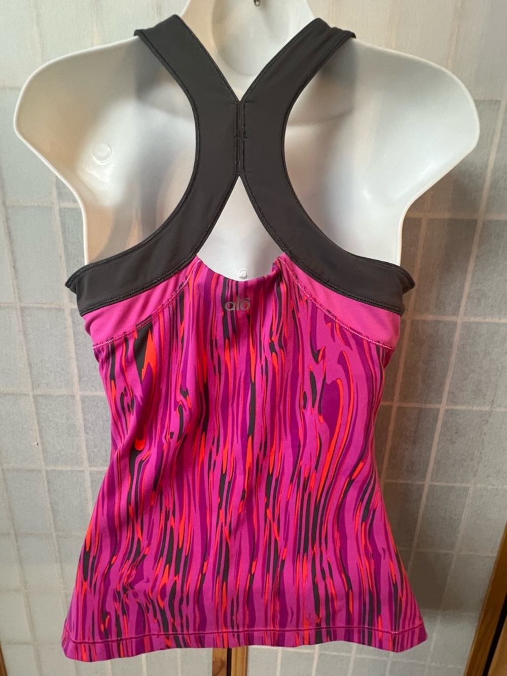 ALO YOGA Racerback Tank Top Women Small Pink Purple Athletic Workout Yoga Top - Picture 3 of 12